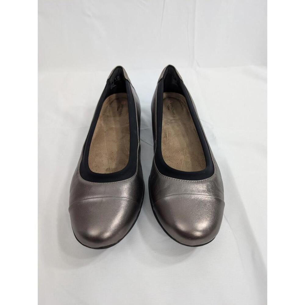 Clarks NEENAH GARDEN Cap Toe Ballet Flats with flexible sole for comfort